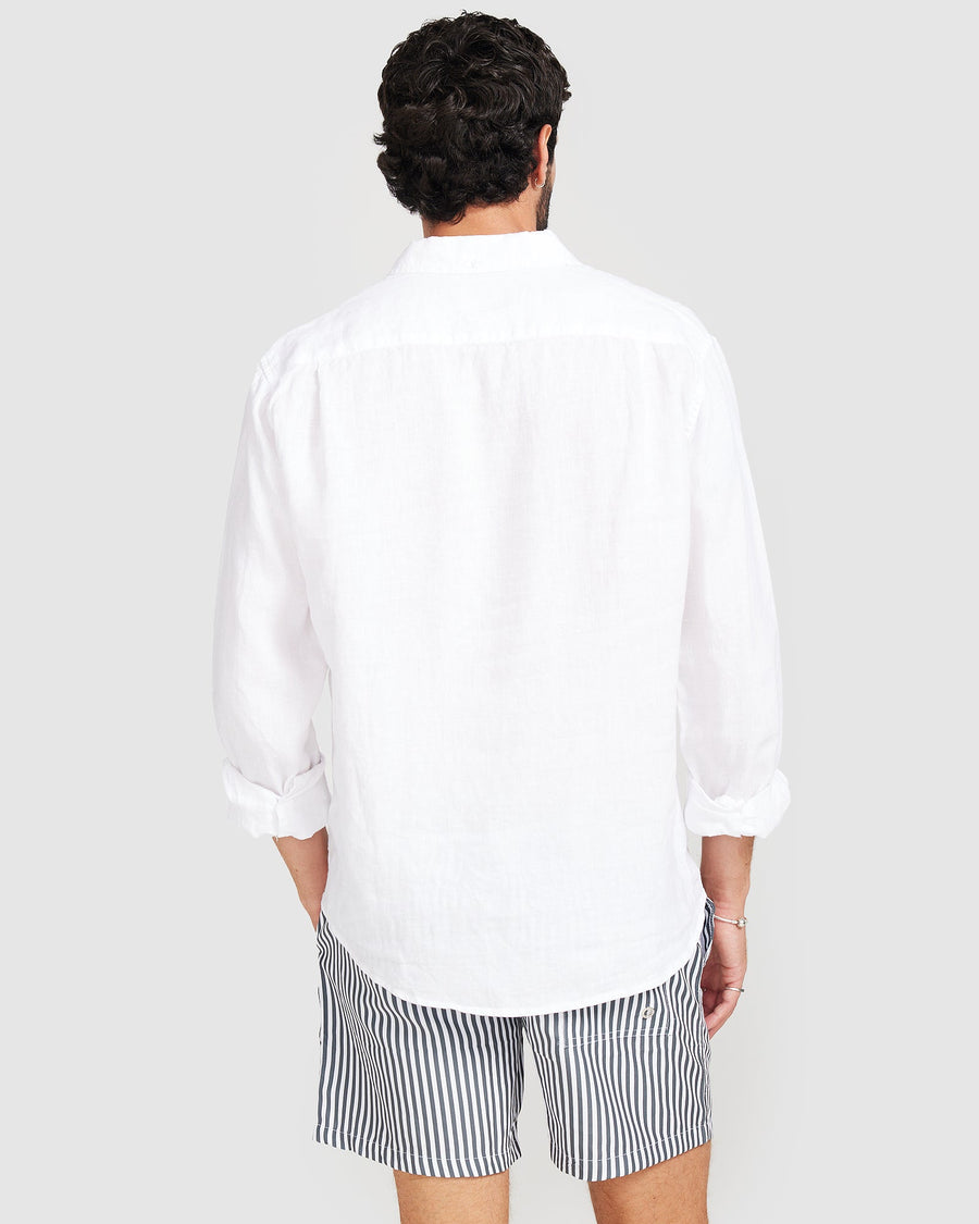 Chemise en lin blanche